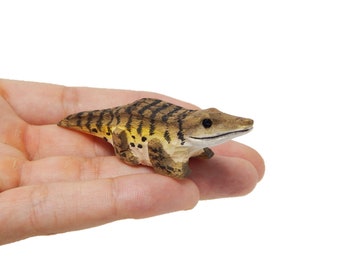 Crocodile / Alligator Small Wood Figurine Gator Lizard Reptile Amphibian Carving Handmade Decor Miniature Animals Woodwork