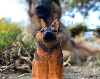 ジャーマンシェパードの木製置物｜手彫りの犬のコレクター向けギフト