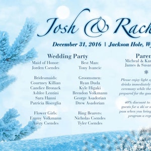 Pode incluir: Um convite de casamento com um fundo invernal que apresenta uma &aacute;rvore de pinho coberta de neve. O convite &eacute; para o casamento de Josh e Rachel em 31 de dezembro de 2016 em Jackson Hole, Wyoming. O convite inclui detalhes sobre a festa de casamento, os pais e um desconto de 40% para os convidados do casamento em passes de esqui ou snowboard.