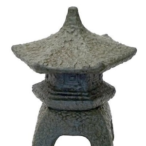 Solid Rock Stoneworks Kleine japanische Laterne- 13 in Hoch- Cypress