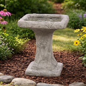 Baño para pájaros de hiedra cuadrada de Solid Rock Stoneworks, 17 pulgadas de alto, color preenvejecido