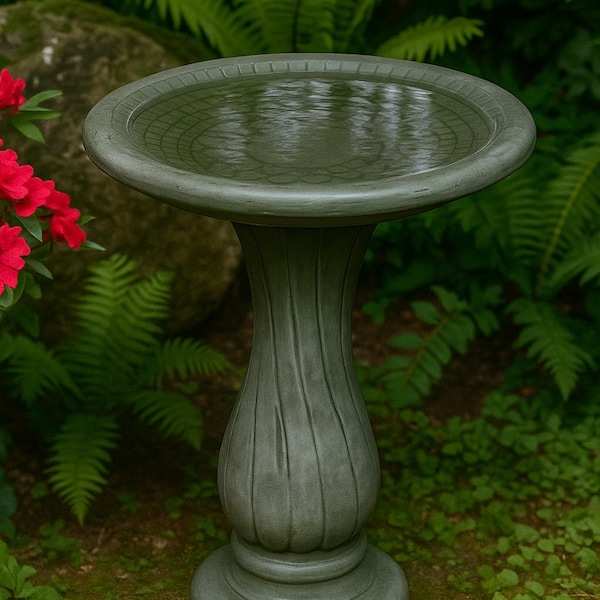 Baño para pájaros en espiral de Solid Rock Stoneworks - 74 cm de altura
