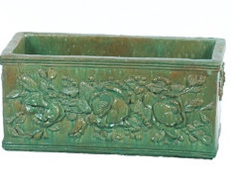 Solid Rock Stoneworks Magnolia Planter- Verde
