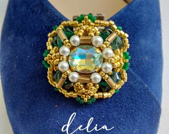 Delia-schoenclip of -broche - DIY instant download kralenpatroon in ENG met opnaaibare cabochon, parels, koekkralen en rocailles