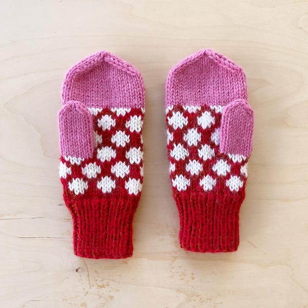 Moufles roses, rouges et blanches tricotées à la main. Mitaines en laine. Gants tricotés à la main. Vante. Électeur. Handschuhe.