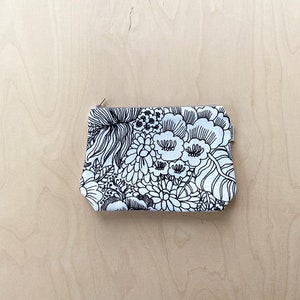 黒と白のメイクアップバッグ、リサイクル素材で作られた化粧品バッグ、持続可能な多目的バッグ、トイレバッグ