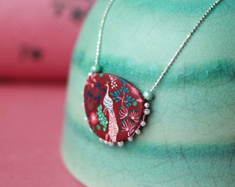 burgundy necklace pendant with peacock pattern on silver chain 925, collection 'Pigamon'