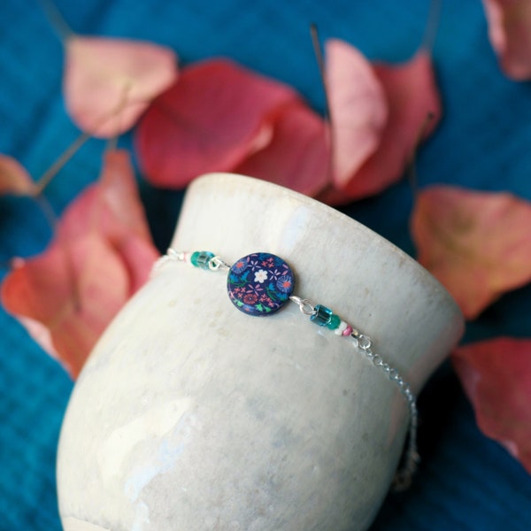 Bracelet en argent 925 cabochon rond aux motifs floraux bleus et roses, collection Nolana