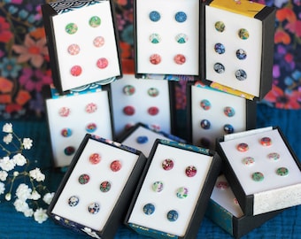 Set of 3 stud earrings with colored handmade patterns