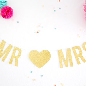 MR & MRS Glitter Banner . Mr and Mrs Letters Garland . Mr loves Mrs . Glitter Letter Banner . Love garland . Glitter Letter Paper