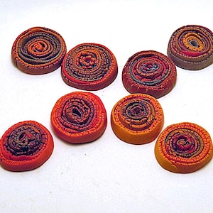 Handgemachte Knöpfe aus Polymer Clay: Rustikales Spiral-Design