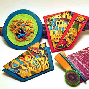 Brooches. Unique hand made brooches. Colourful patterned brooches for clothing, hats and bags.