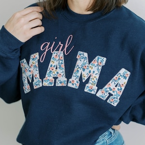 Custom Sweatshirt, Personalized Sweatshirt, Mom Sweatshirt, Mama Shirt, Mother’s Day Shirt, Gift for Mom, Gifts for her, Mama sweatshirt