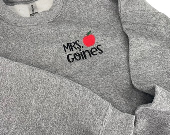 Custom Sweatshirt, Personalized Sweatshirt, Teacher Sweatshirt, Mama Shirt, Gift for Mom, Gifts for her, Teacher Appreciation Gift