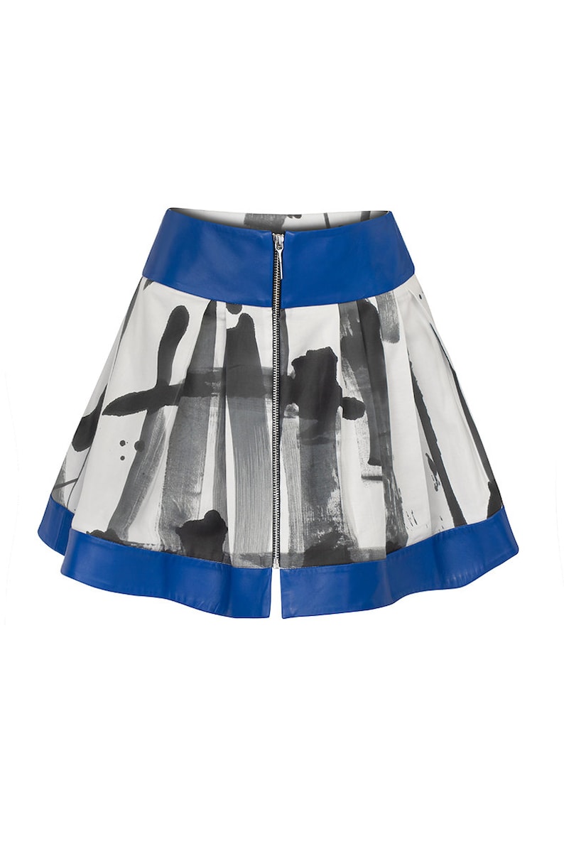 Short skater skirt with zip