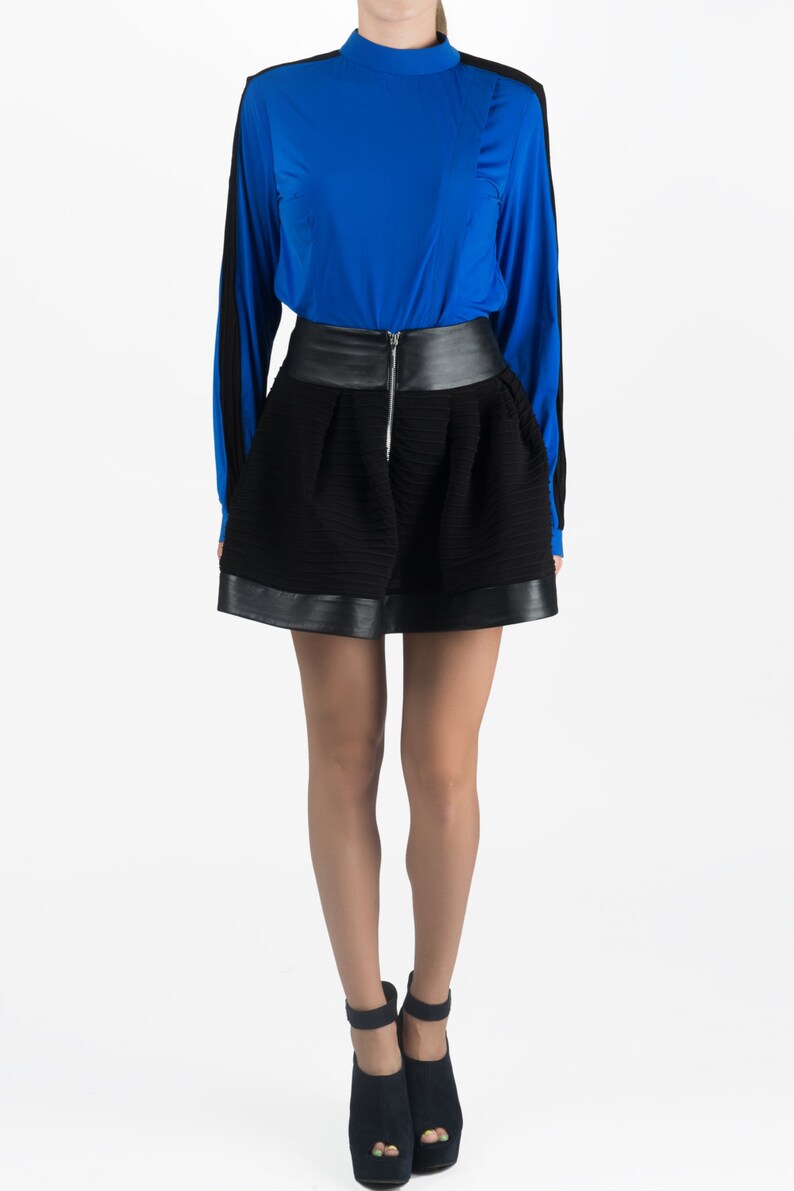 Short skater skirt with zip