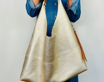 Große Slouchy Hobo-Schultertasche aus Leder mit Reißverschlusstasche, Champagnergold