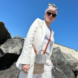Leder Smartphone Tasche, iPhone Reisetasche, Anpassen der Riemenlänge, Champagner Gold, Einzigartiges Brautjungfer Geschenk