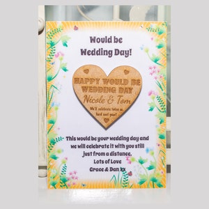 Personalizado sería la tarjeta del día de la boda abrazo token imán
