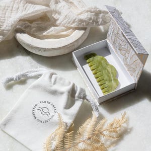 Jade Comb for Scalp Massage & Hair Care – Natural Jade Stone Tool | Luxury Gift Set with Box + Cotton Pouch image 3