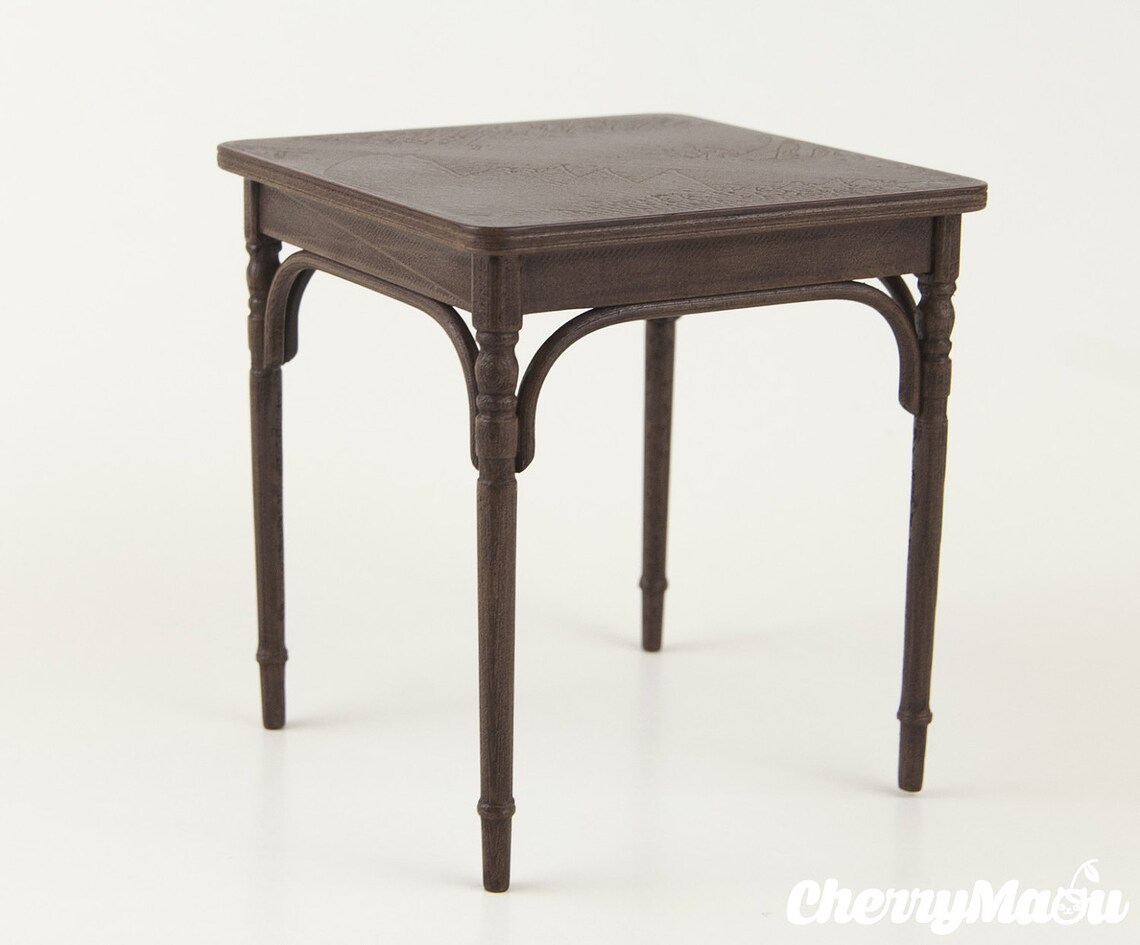 Thonet Stühle aus Bugholz im Angebot bei