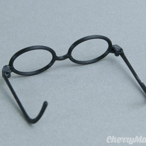 Oval glasses for Pullip doll image 4