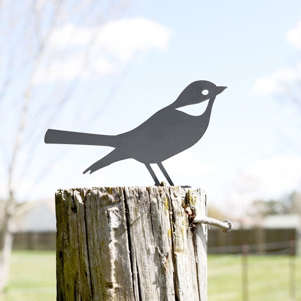 Metal Bird Statue - Mockingbird / Robin |  bird watcher garden gift bird art rustic outdoor decor