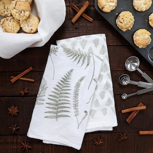 Fern Fronds Pattern Tea Towel Set of 2 botanical flour sack towel dish towel kitchen hand towel floral cottagecore kitchen hostess gift image 2