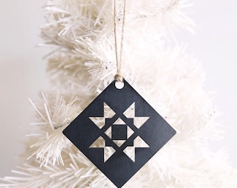 Quilt Square Christmas Tree Ornament | Metal Holiday Decoration Vintage Christmas Gift Rustic Farmhouse Home Decor Christmas Tree Ornament