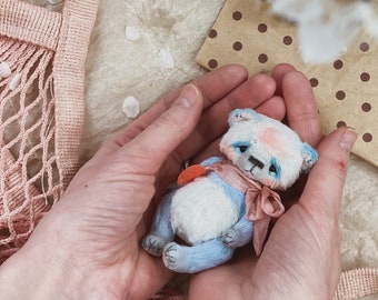 Little Artist teddybeer, knuffelbeer, kleine geheugenbeer als cadeau, ooak pandabeer, vriend voor Blythe