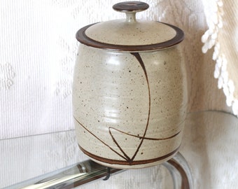 Bote marrón beige - bote de cerámica - urna de cerámica - bote de cerámica - bote con tapa - tarro con tapa - contenedor - tarro de cerámica - regalo