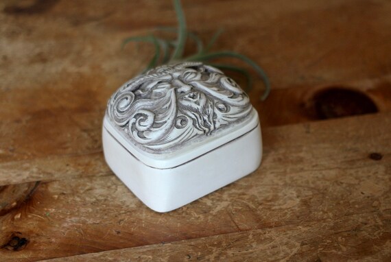 Wind God Box - faux ivory - lidded box -faux ston… - image 4