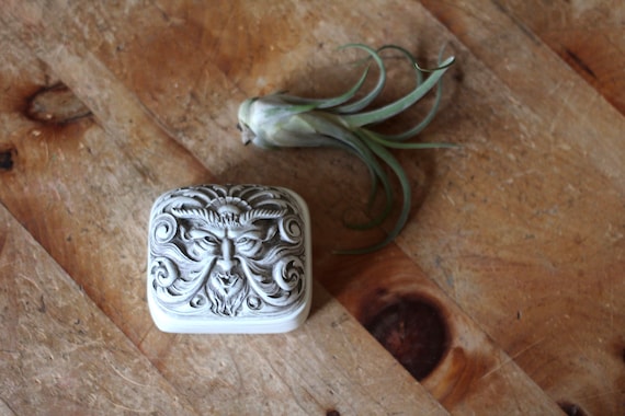 Wind God Box - faux ivory - lidded box -faux ston… - image 5