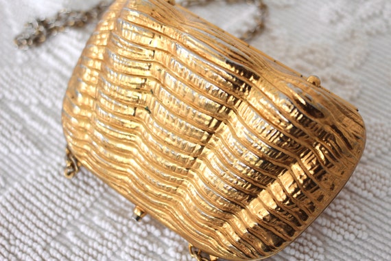 The Elaine Shop Gold shell clasp bag - Clam purse… - image 4