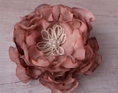 Flower brooch or hair bar Peony in pink and white fabric, handmade in France