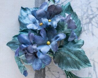 Bouquet of violets in satin and silk, brooch bouquet of textile violets