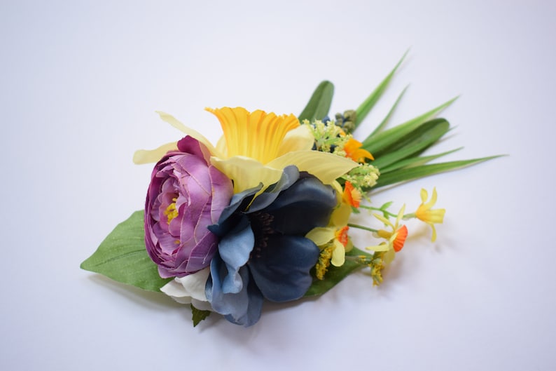 1940s Hair Accessories Flowers, Snoods, Clips, Wigs