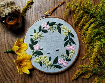 Embroidery hoop, Modern Embroidery, Flowers Embroidery, Wall decoration, perfect for gifts, romantic