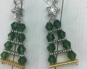 Beaded Christmas Tree Earrings,Holiday Earrings,Beaded Holiday Jewelry,Green Christmas Earrings,Holiday Jewelry,Christmas Tree Earrings,