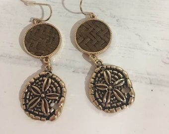 Sanddollar Earrings,Coastal Earrings,Dangle Sanddollar Earrings,Sand Dollar Jewelry.Coastal Jewelry,Rattan Sanddollar Earrings,Gift for her