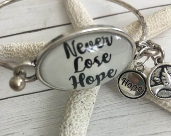 Inspirational Glass Cabochan Bangle, Never Lose Hope Bangle,Hope Hook Bangle,Courage Wire Bracelet,Inspire Quote Bangle,Religious Gift,Hope