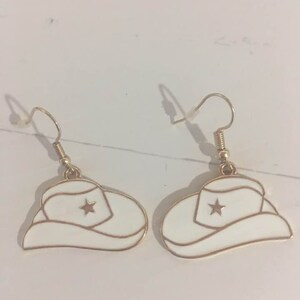 Cowboy Hat Earrings,Yellowstone,Cowgirl Earrings,Western Jewelry,Gaucho,Cowhand,Beth Dutton,Cowgirl Hat Earrings,White Cowboy Hat Earrings
