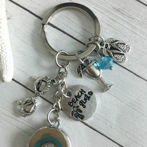 Snap Button Beach Girl Keychain,Snap Button Beachy Keyring,Beach Girl Snap Button Flip Flop Key Fob,Beachy Snap Button Jewelry,Snap Button