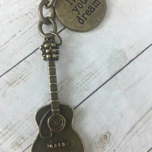Guitar Players Gift,Guitar Keychain,Guitar Inspirational Gift,Bass Player Clip Chain,Guitar Players,Live Your Dream Music Gift,Musicians Fob