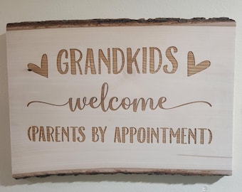 Rustic Grandkids Welcome Sign – Live Edge Wood Wall Art For Housewarming Pregnancy Reveal – Laser Engraved Country Western Decor - Cabin Art
