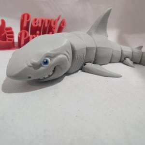 Great White Shark Articulated Toy – 3D Printed Fidget Shark Figurine - Flexible Ocean Animal Gift for Kids & Adults - Sea Creature