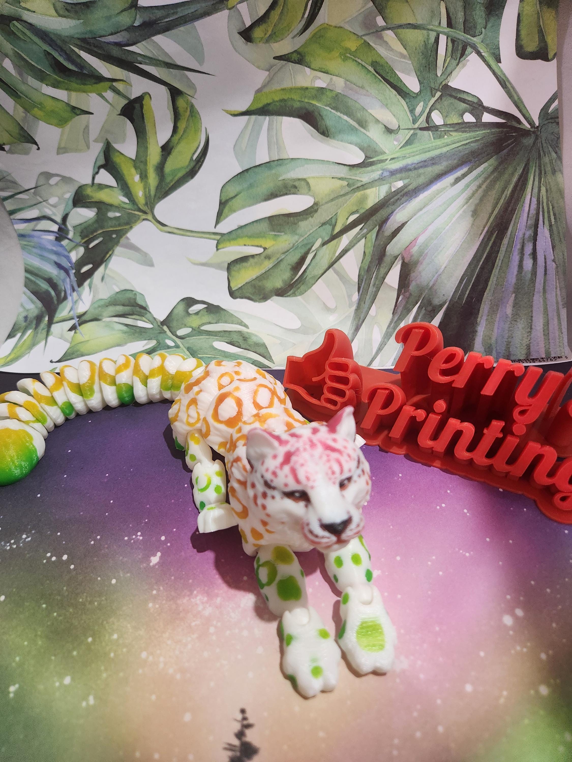 3D Printed Articulated Snow Leopard – Rainbow Fantasy Flexi Toy