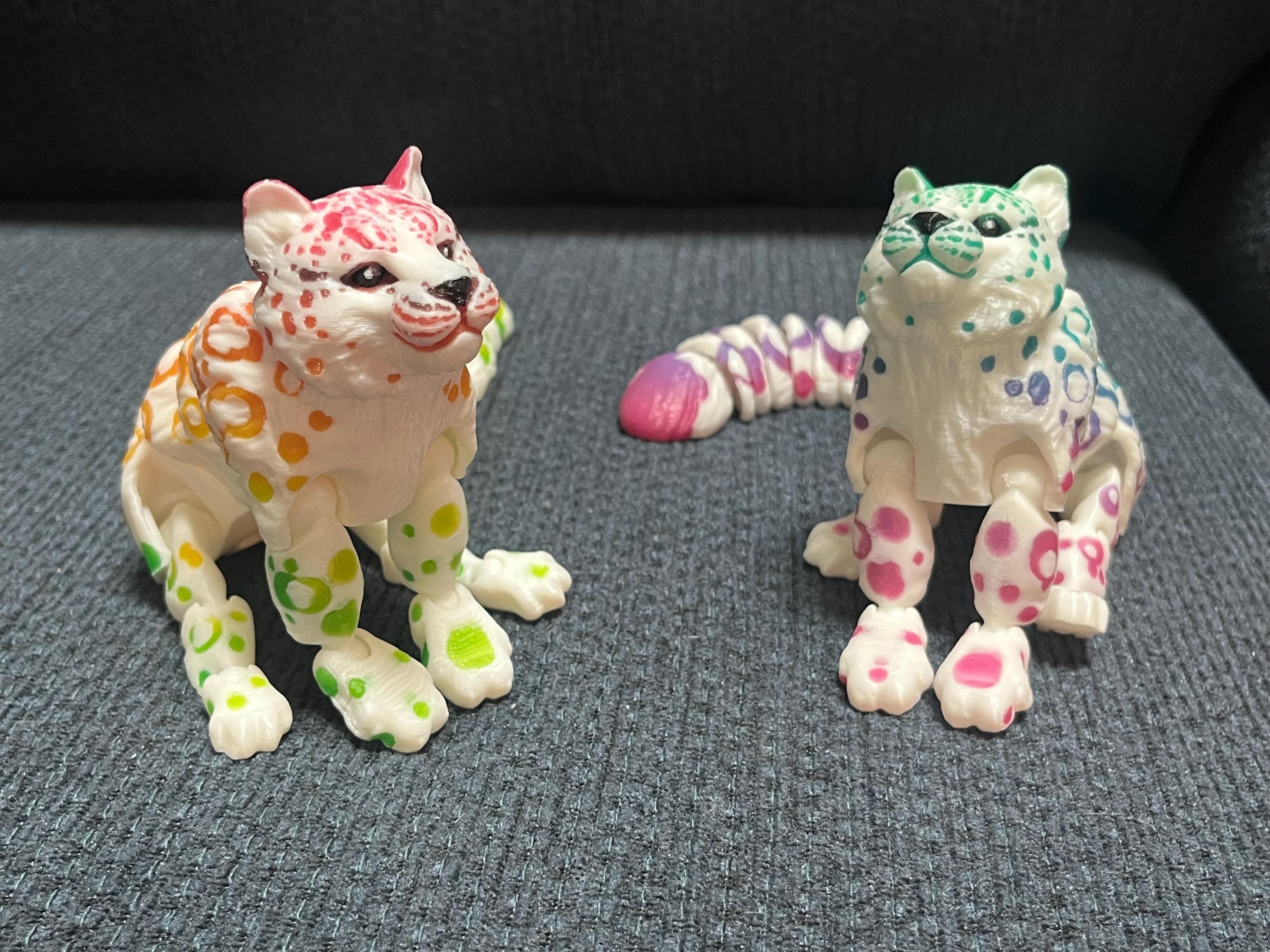 3D Printed Articulated Snow Leopard – Rainbow Fantasy Flexi Toy