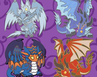 Puede incluir: Cuatro ilustraciones de dragones coloridos sobre un fondo morado. Los dragones son en tonos de azul, naranja y rojo, cada uno con diseños de alas y expresiones únicas. El fondo tiene un patrón de remolino decorativo.