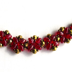 Romantic red and gold flower necklace